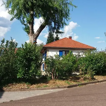 Au Doubs Cocon Fleuri Bed & Breakfast Mamirolle